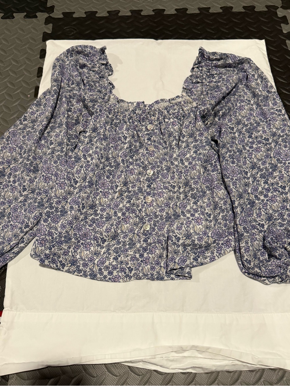 American Eagle Outfitters Lavender Floral Puff-Sleeve Button Front Top